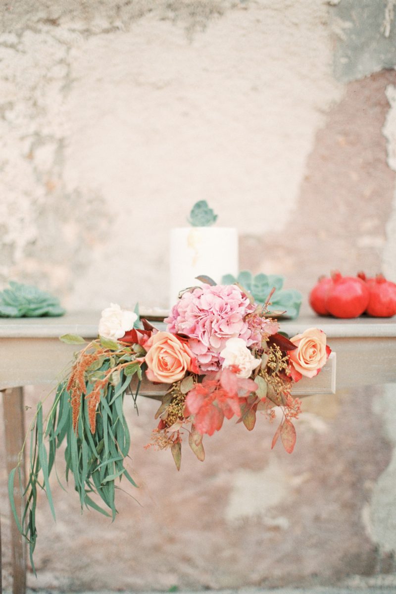 Colourful late summer wedding inspiration in Crete island on Fuj